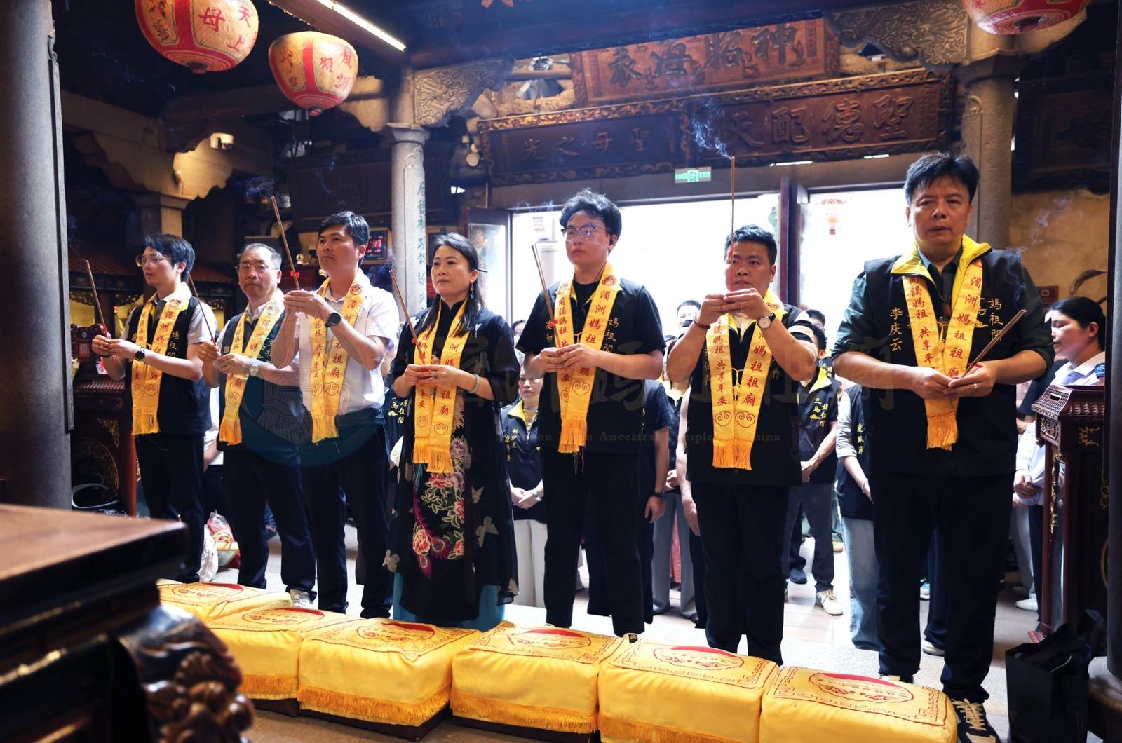 Mazu Returns Home | Mazu cultural groups from Guangdong, Fujian, and other places paid homage and offered incense at Meizhou Mazu Temple - image 10