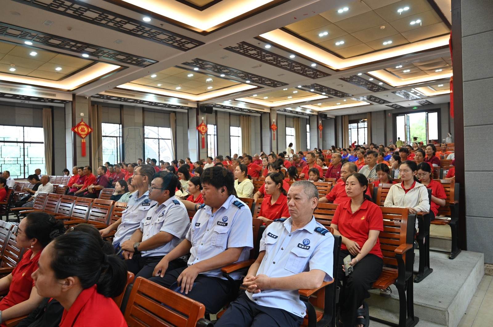 A traffic safety and anti-fraud training lecture was held at the Ancestral Temple - image 5