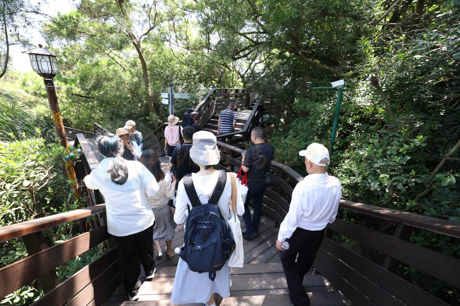 A delegation from the Macau Chinese Macau Studies Association visits and exchanges at the Meizhou Mazu Ancestral Temple - image 2
