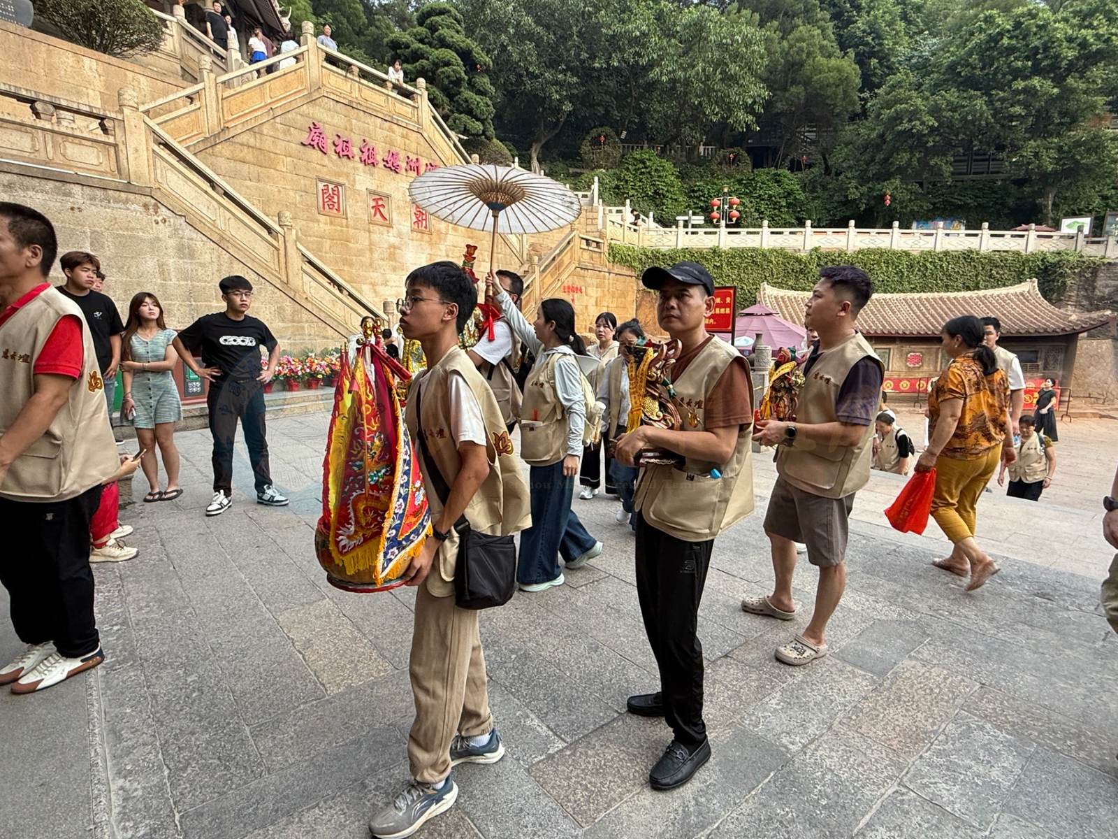Mazu Returns Home | Ciyun Altar in Beilong Community, Guangyi Subdistrict, Chenghai District, Shantou City, Guangdong Province, goes to the Meizhou Mazu Ancestral Temple to pay homage and offer incense - image 1