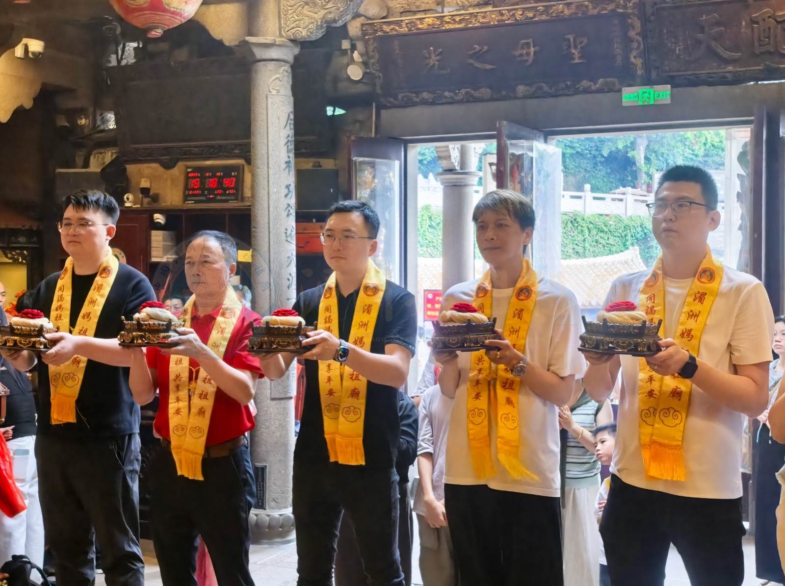 Mazu in the hearts of overseas Chinese! Brazilian Chinese community members visit Meizhou Mazu Ancestral Temple for pilgrimage and incense offering - image 2