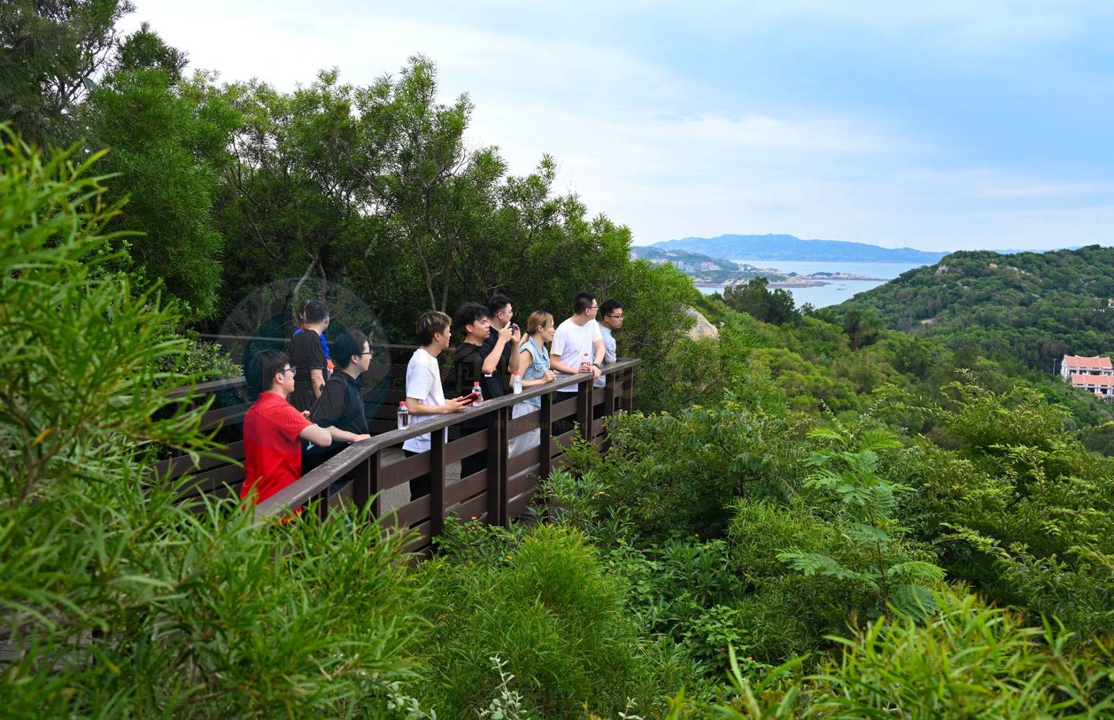 Mazu in the hearts of overseas Chinese! Brazilian Chinese community members visit Meizhou Mazu Ancestral Temple for pilgrimage and incense offering - image 3