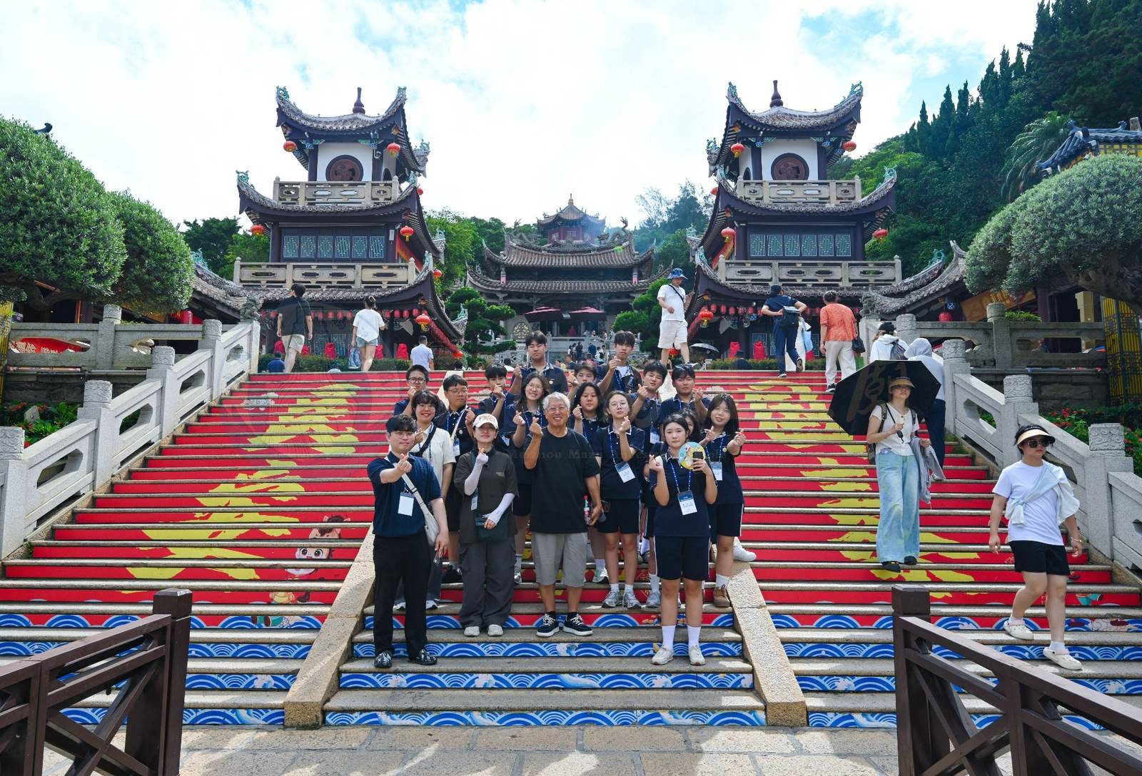Youth exchange delegation from Bughang Middle School in South Korea visits Meizhou Mazu Temple for exchange - image 1