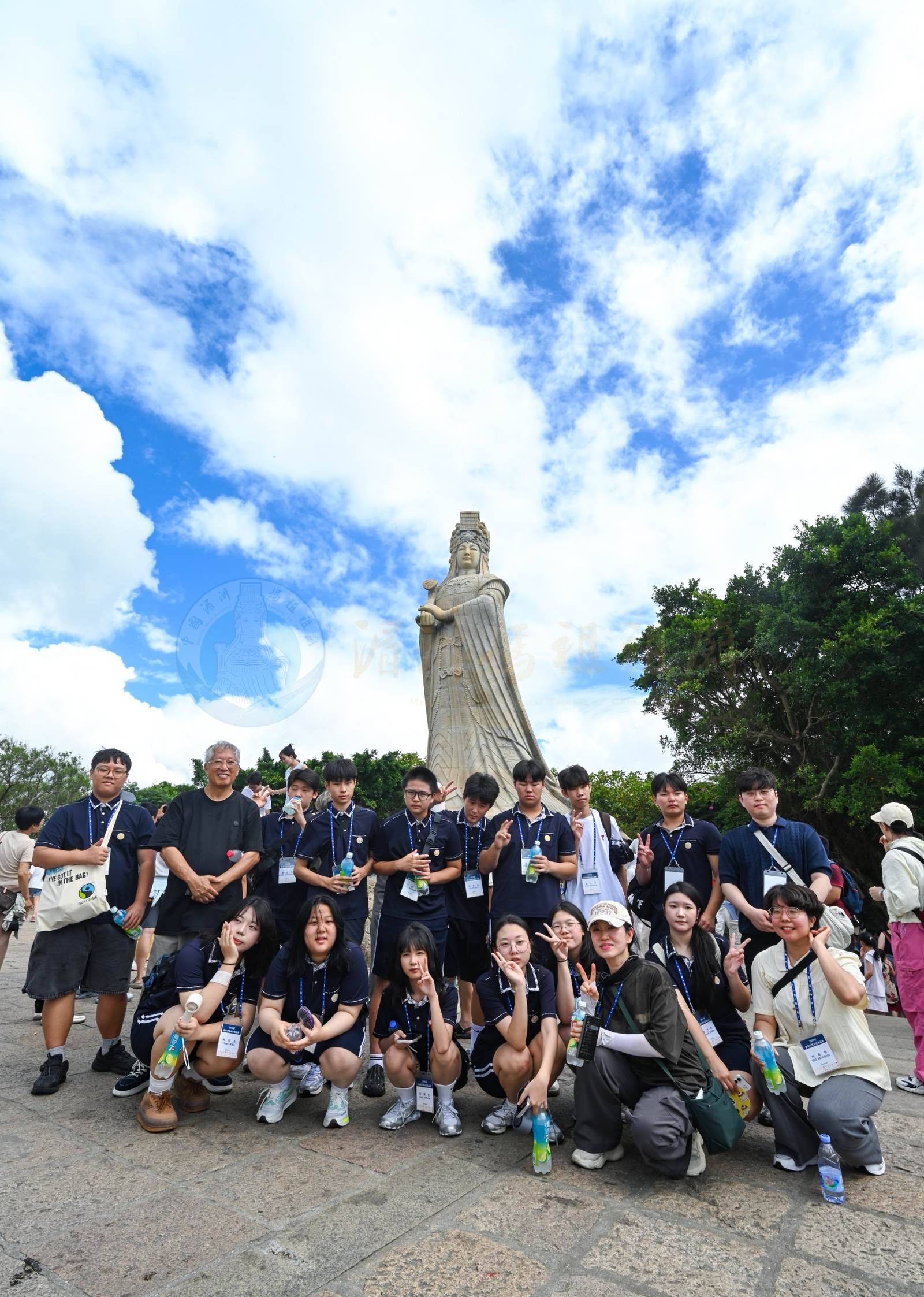 Youth exchange delegation from Bughang Middle School in South Korea visits Meizhou Mazu Temple for exchange - image 7