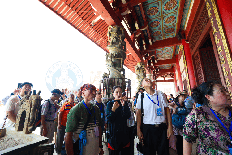 Poets from both sides of the Taiwan Strait travel to Meizhou Island, Mazu's birthplace, for pilgrimage and field research - image 3