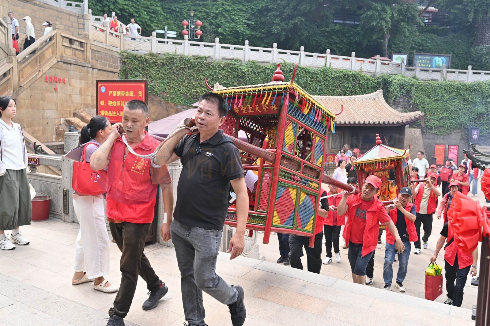 Mazu Temples Worldwide Return Home | Mazu Temple in Qianpu Village, Wangchuan Town, Hui'an County, Quanzhou Makes a Pilgrimage to the Meizhou Mazu Temple - image 2