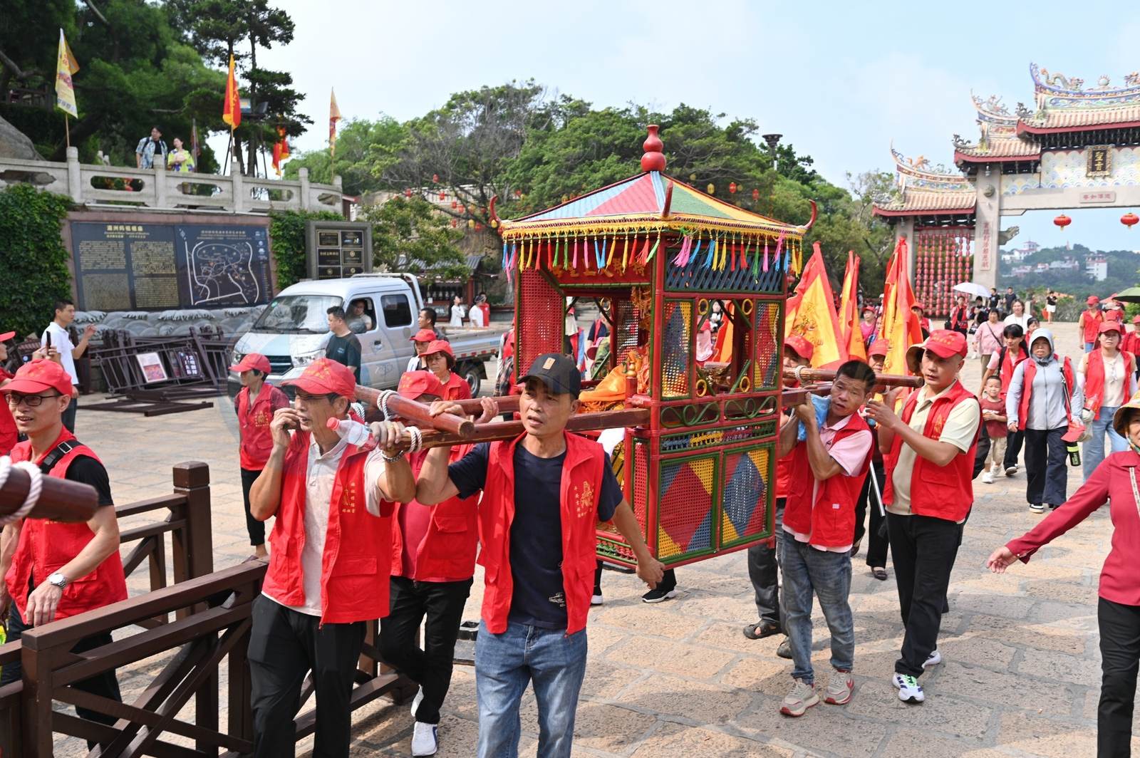 Mazu Temples Worldwide Return Home | Mazu Temple in Qianpu Village, Wangchuan Town, Hui'an County, Quanzhou Makes a Pilgrimage to the Meizhou Mazu Temple - image 1