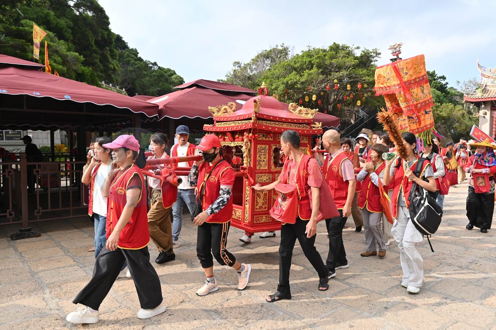 Mazu Temples Worldwide Return to Her Birthplace | Mazu Temples from Quanzhou, Zhangzhou, and Other Areas Make a Pilgrimage to the Meizhou Mazu Temple - image 2