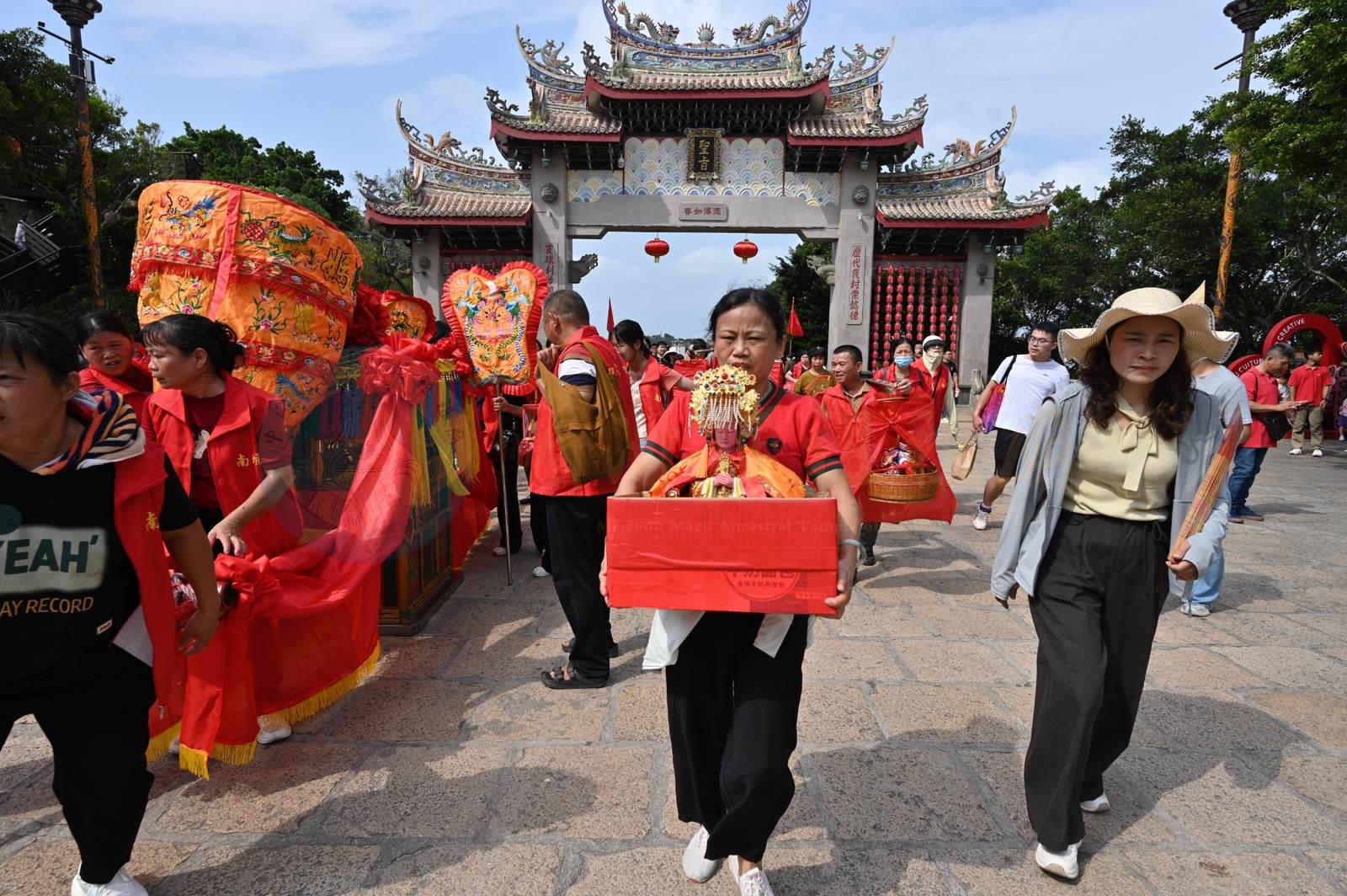 Mazu Temples Worldwide Return to Her Birthplace | Mazu Temples from Quanzhou, Zhangzhou, and Other Areas Make a Pilgrimage to the Meizhou Mazu Temple - image 12