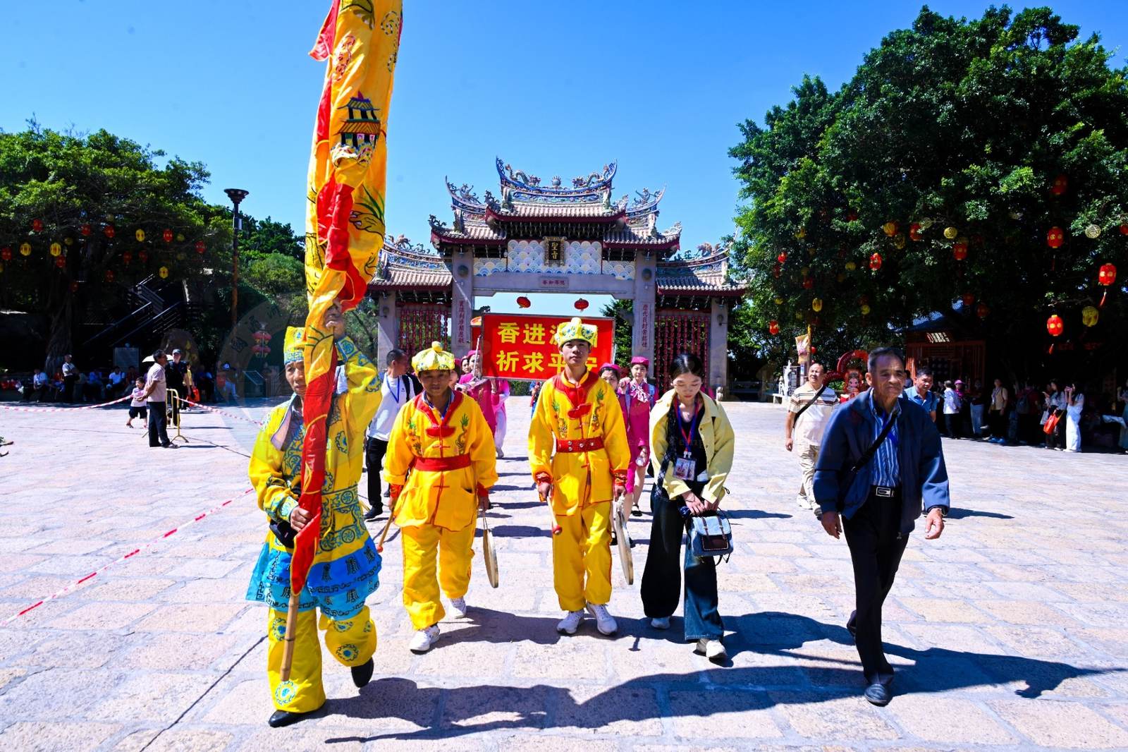 Mazu Temples Worldwide Return Home | Mazu Cultural Groups from Putian, Zhangzhou, and Other Areas Visit Meizhou Mazu Temple for an Ancestral Pilgrimage - image 1