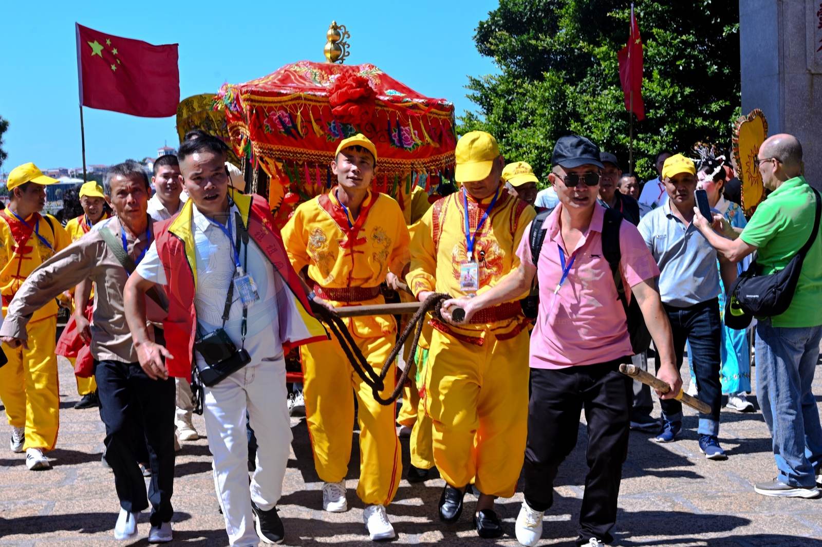 Mazu Temples Worldwide Return Home | Mazu Cultural Groups from Putian, Zhangzhou, and Other Areas Visit Meizhou Mazu Temple for an Ancestral Pilgrimage - image 2
