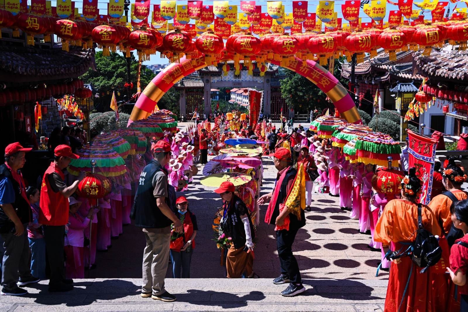 Mazu Temples Worldwide Return Home | Mazu Cultural Groups from Putian, Zhangzhou, and Other Areas Visit Meizhou Mazu Temple for an Ancestral Pilgrimage - image 7